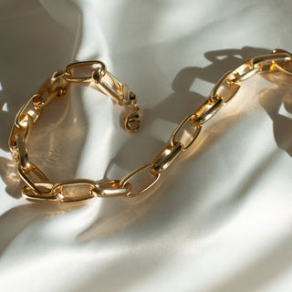 viviana-dontanon-gold-necklace-rosalia